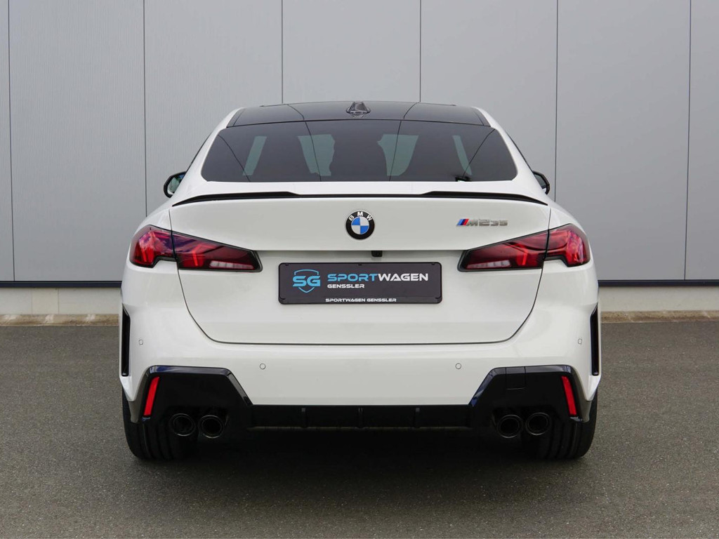BMW M235