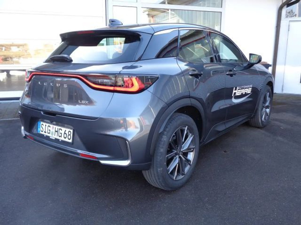 Lexus LBX