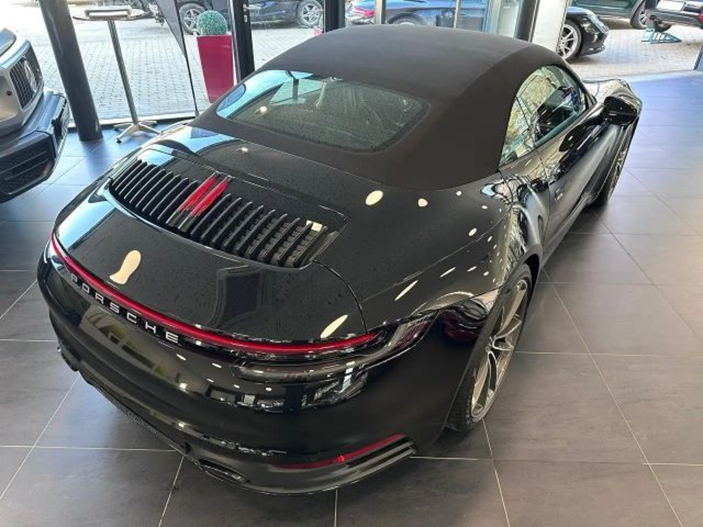 Porsche 992