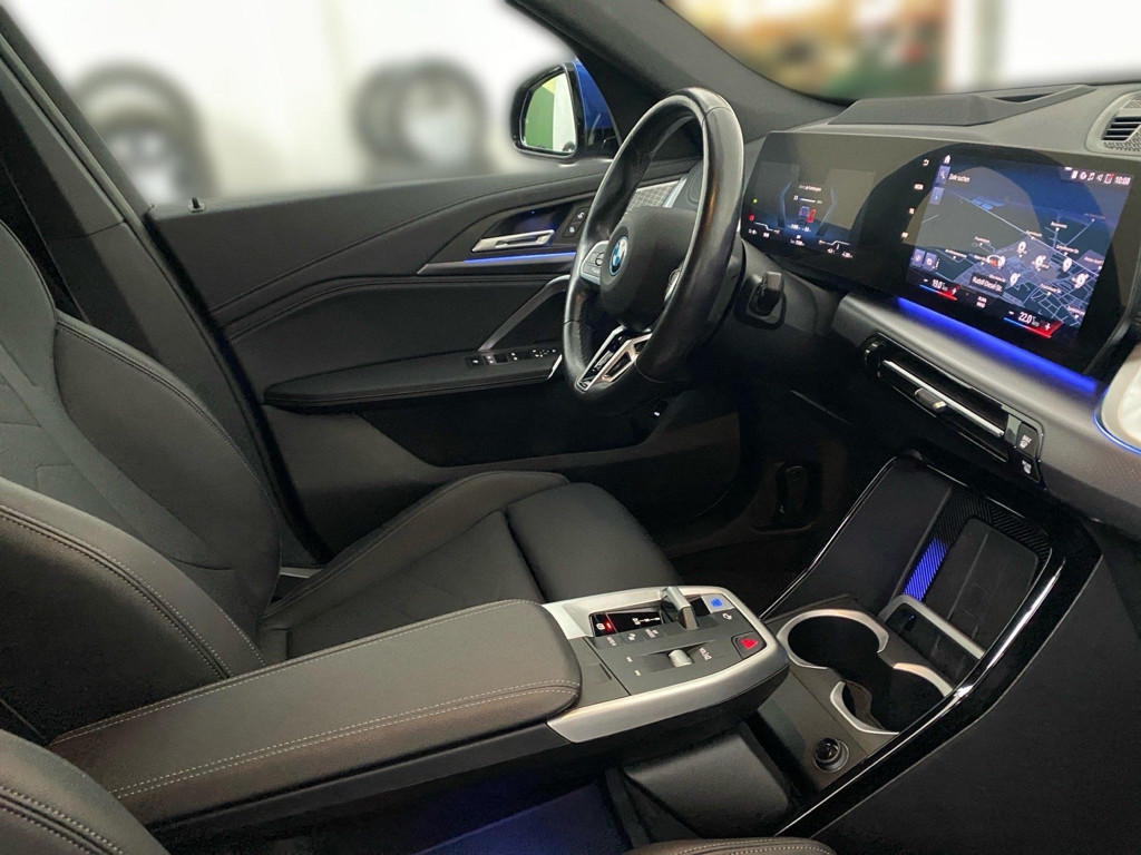BMW iX1