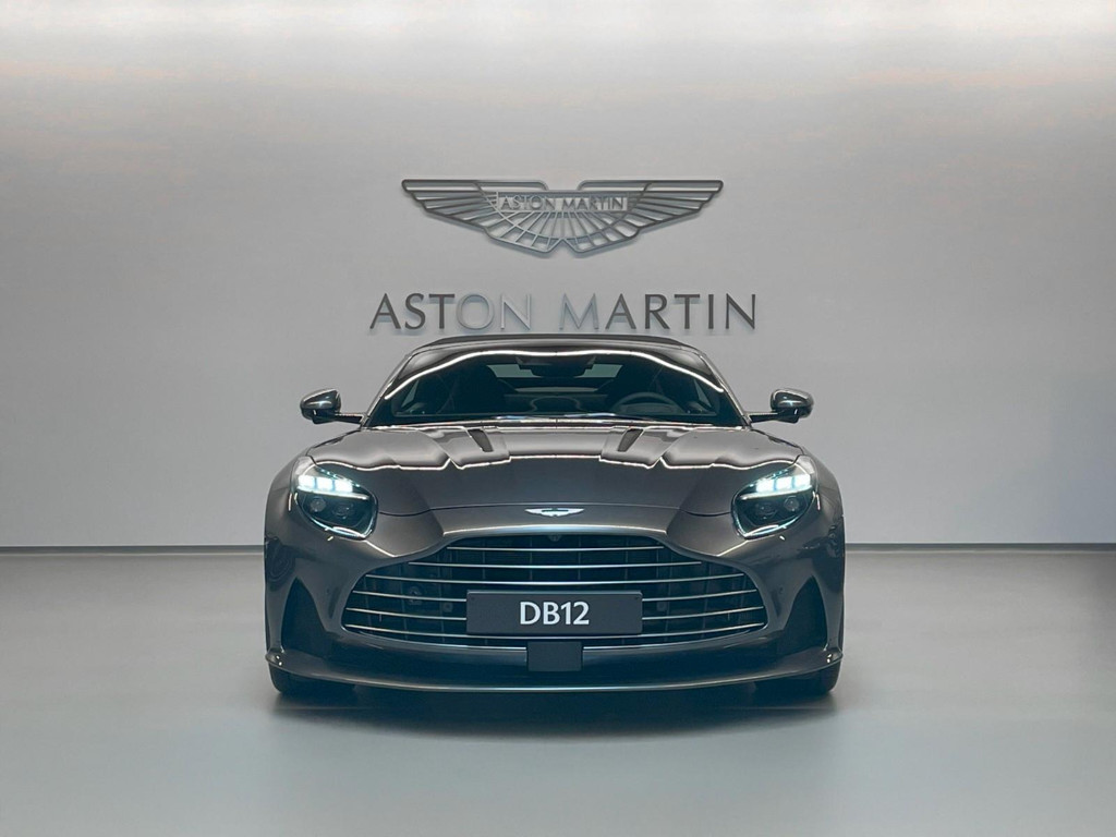 Aston Martin DB12