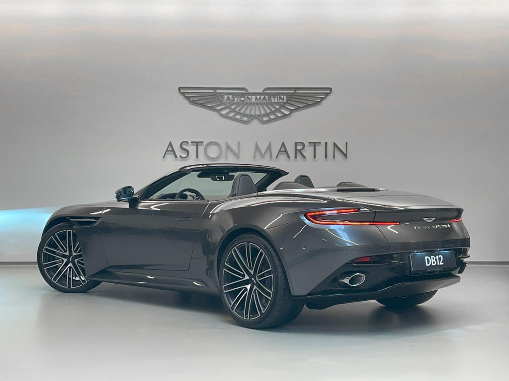 Aston Martin DB12