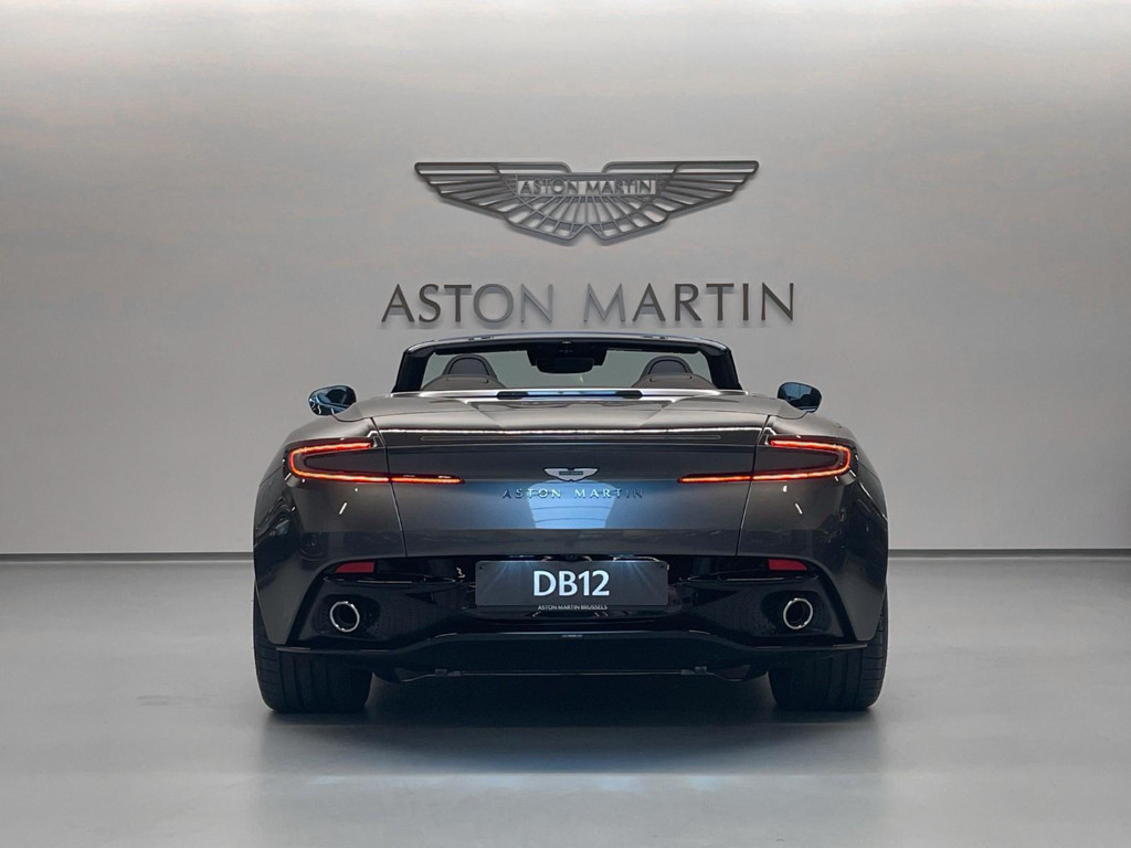 Aston Martin DB12