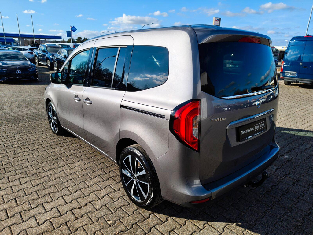 Mercedes-Benz T 180