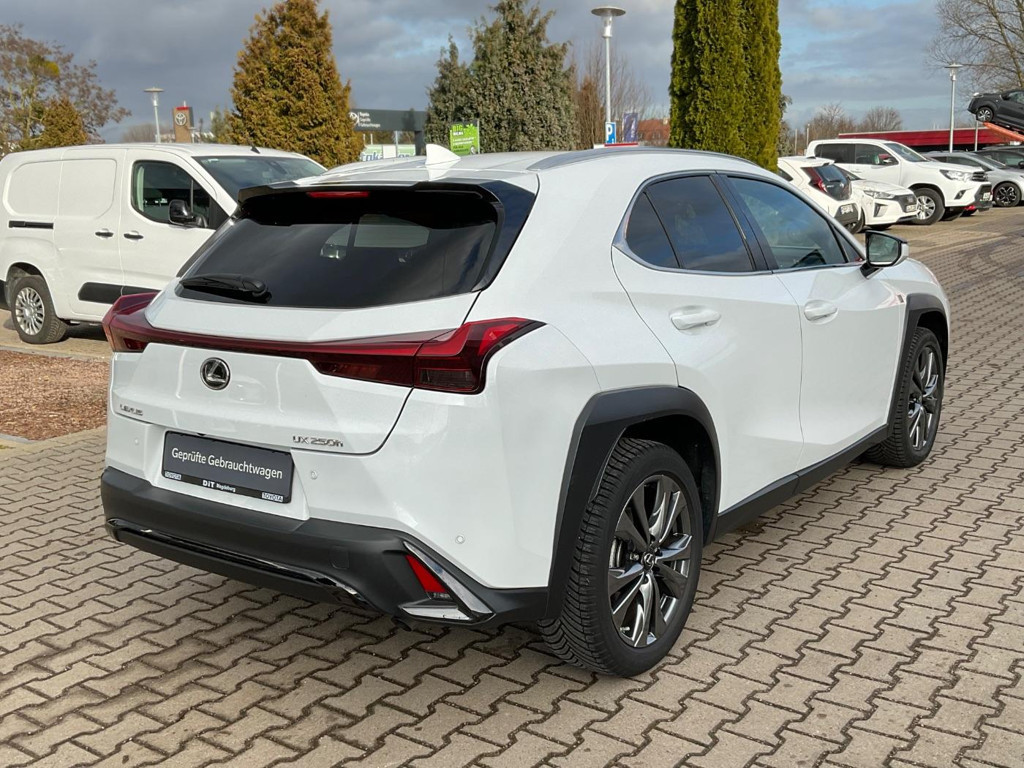 Lexus UX