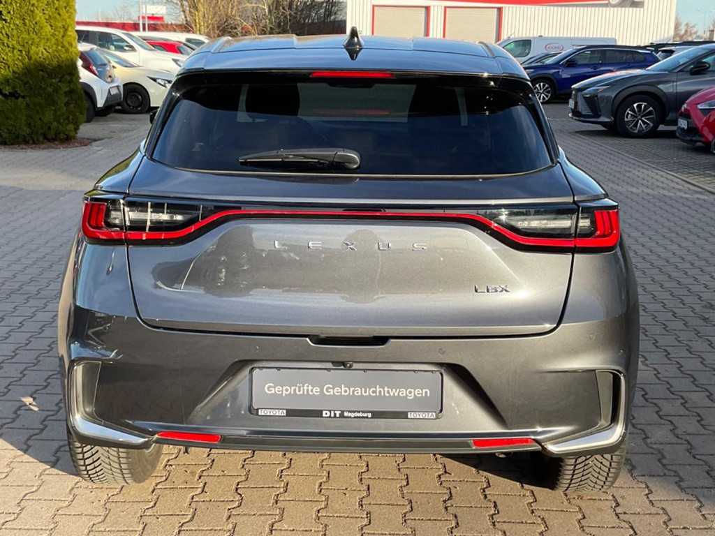 Lexus LBX