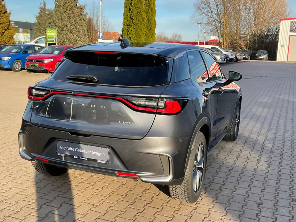 Lexus LBX