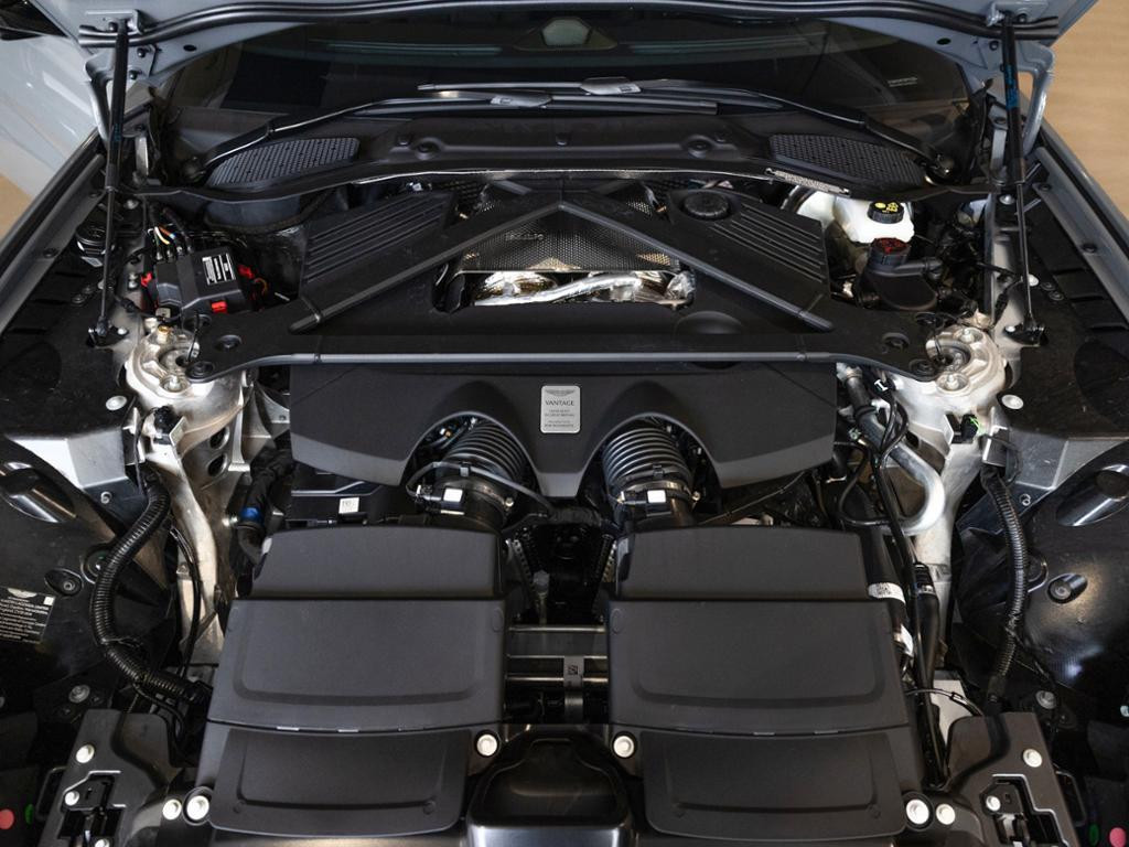 Aston Martin V8 Vantage