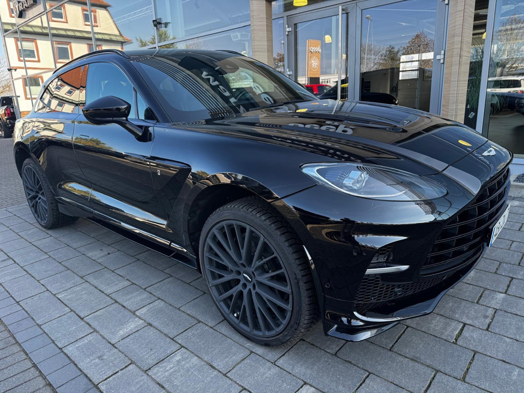 Aston Martin DBX