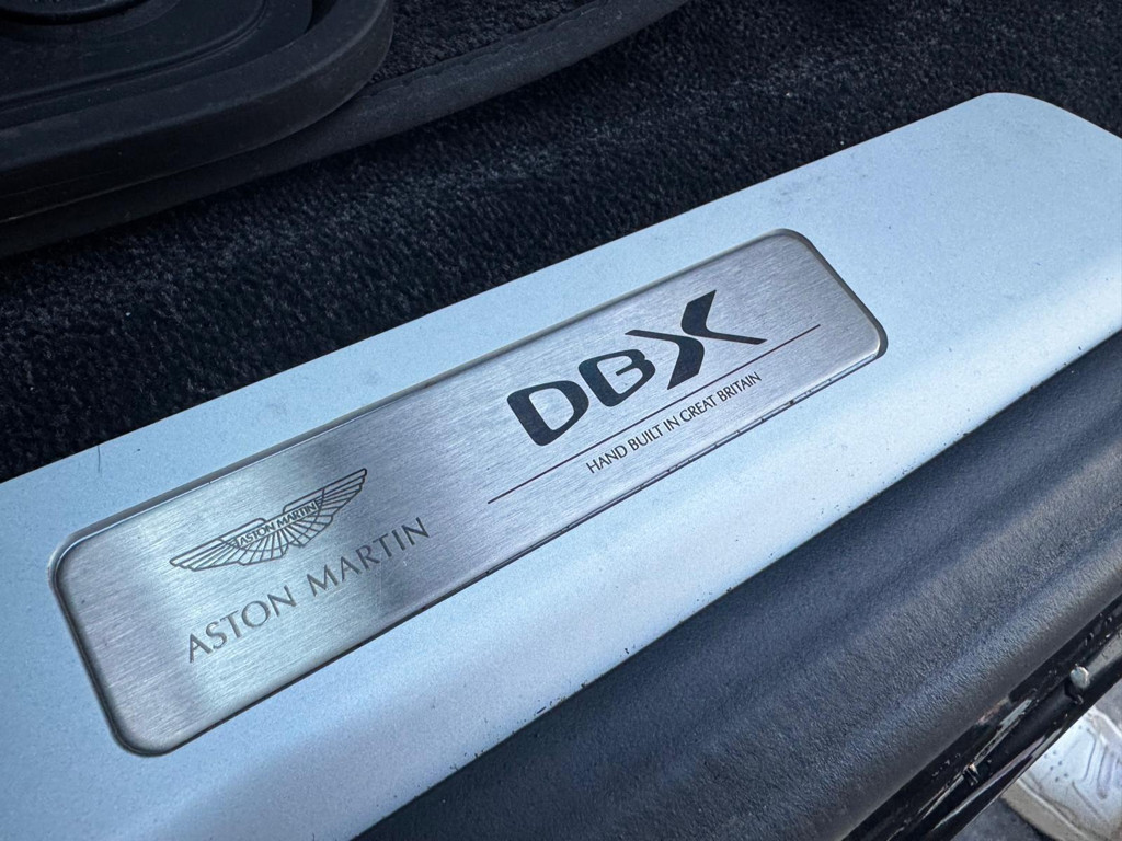 Aston Martin DBX