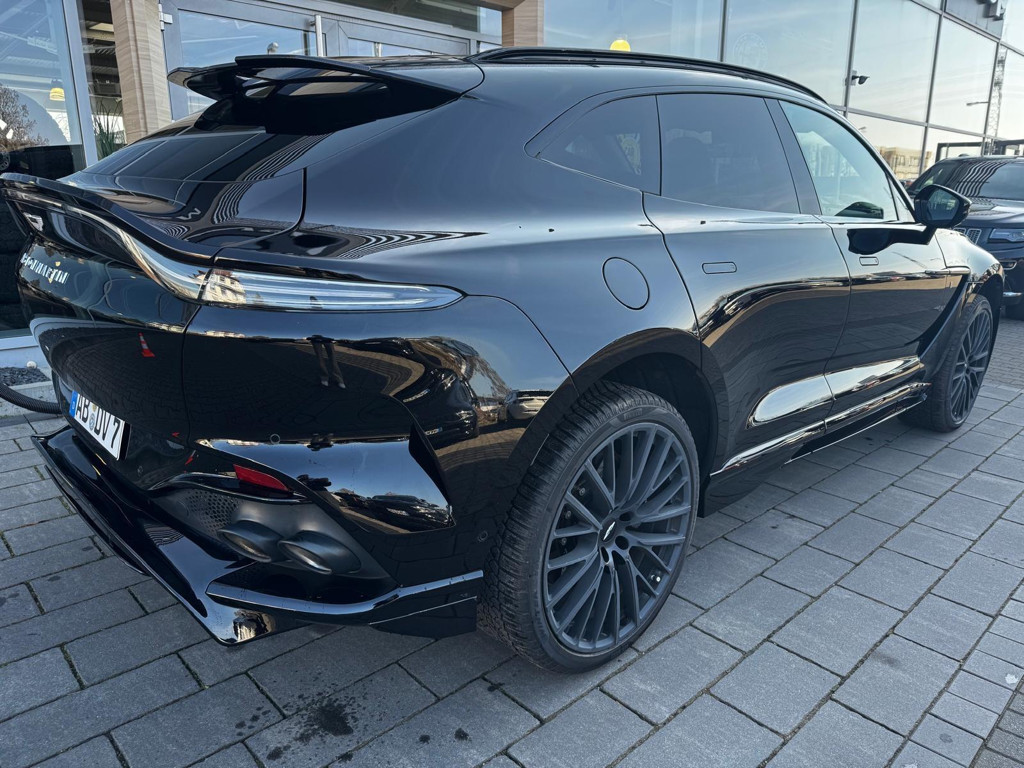 Aston Martin DBX
