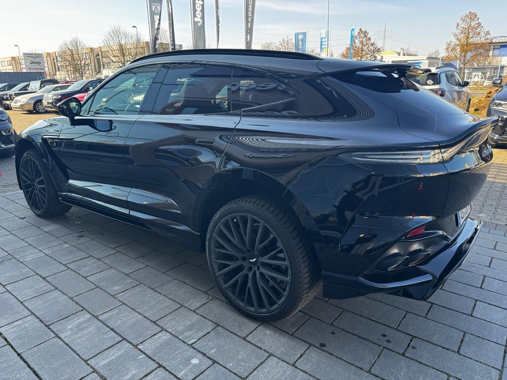 Aston Martin DBX