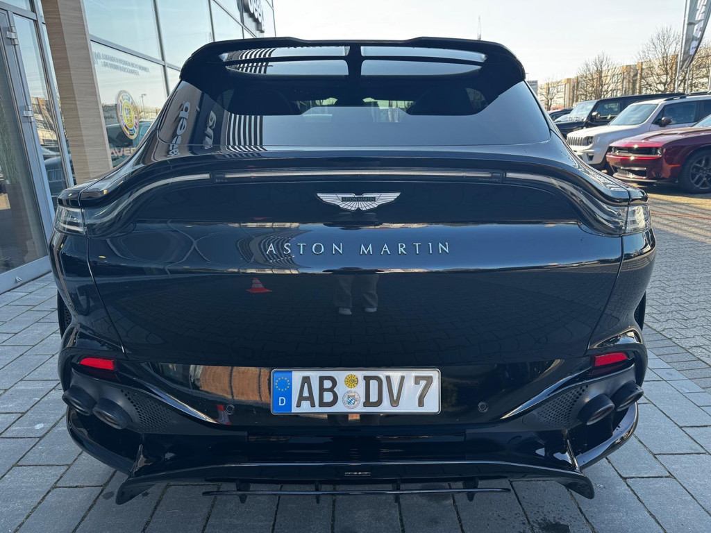 Aston Martin DBX