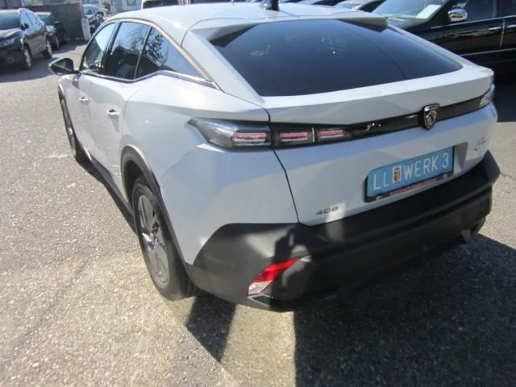Peugeot 408