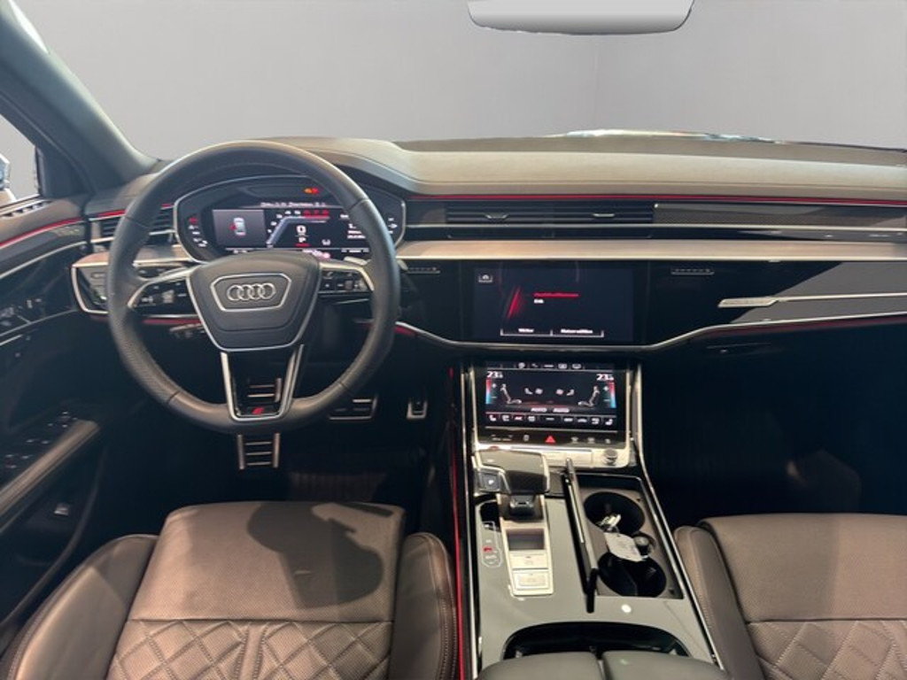 Audi S8