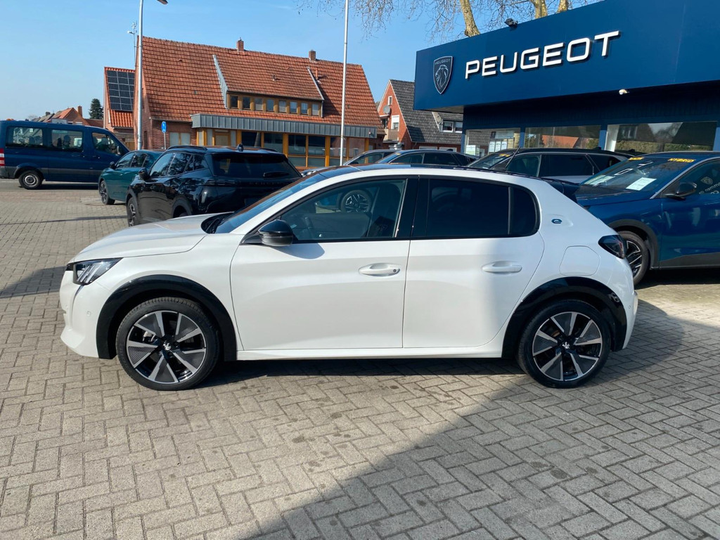 Peugeot e-208