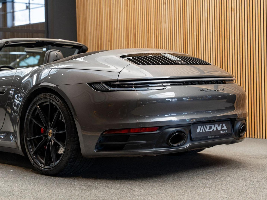 Porsche 992