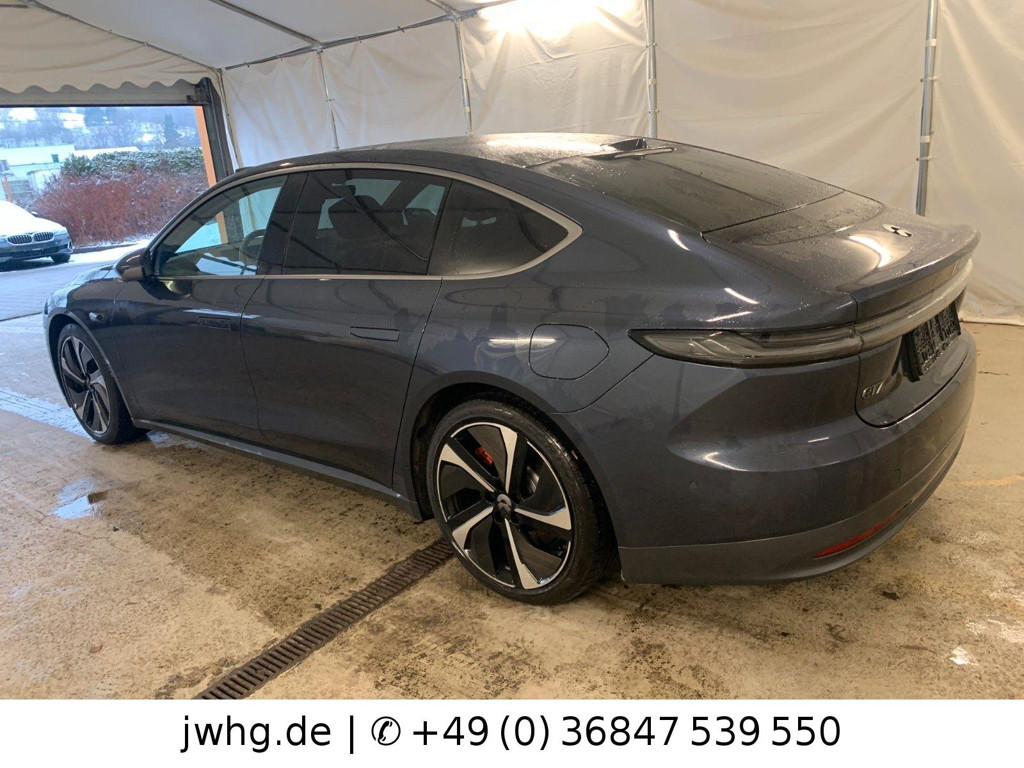NIO ET7