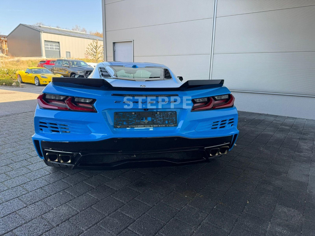 Corvette C8