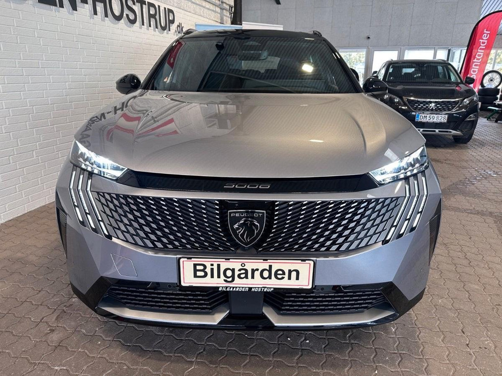 Peugeot E-5008