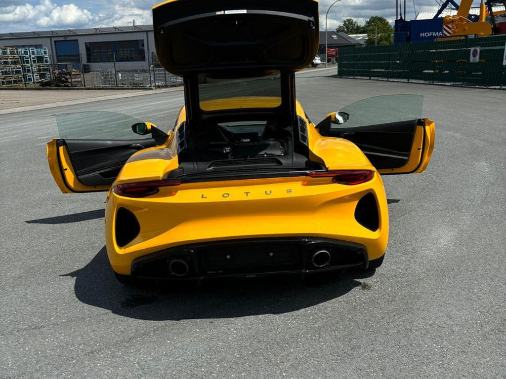 Lotus Emira