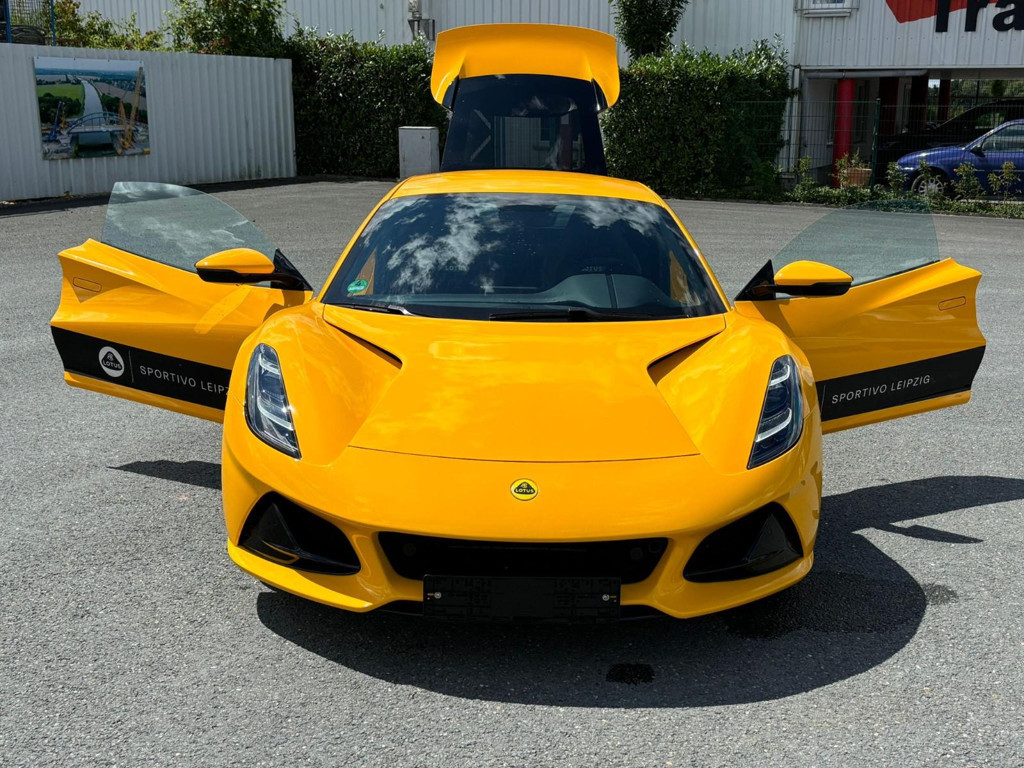 Lotus Emira
