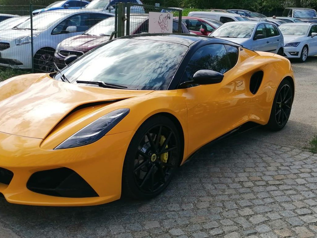 Lotus Emira
