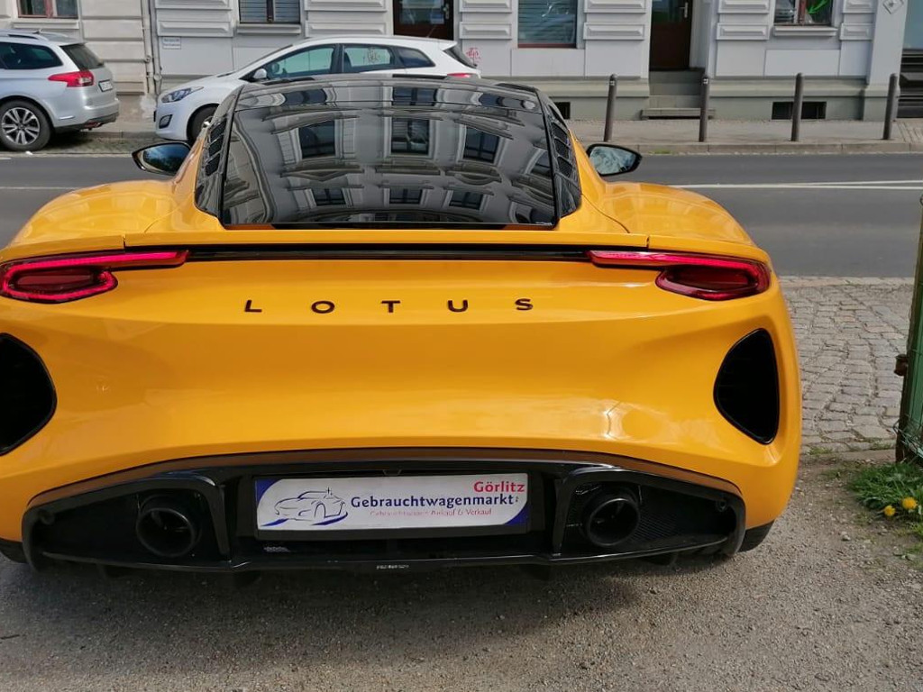 Lotus Emira