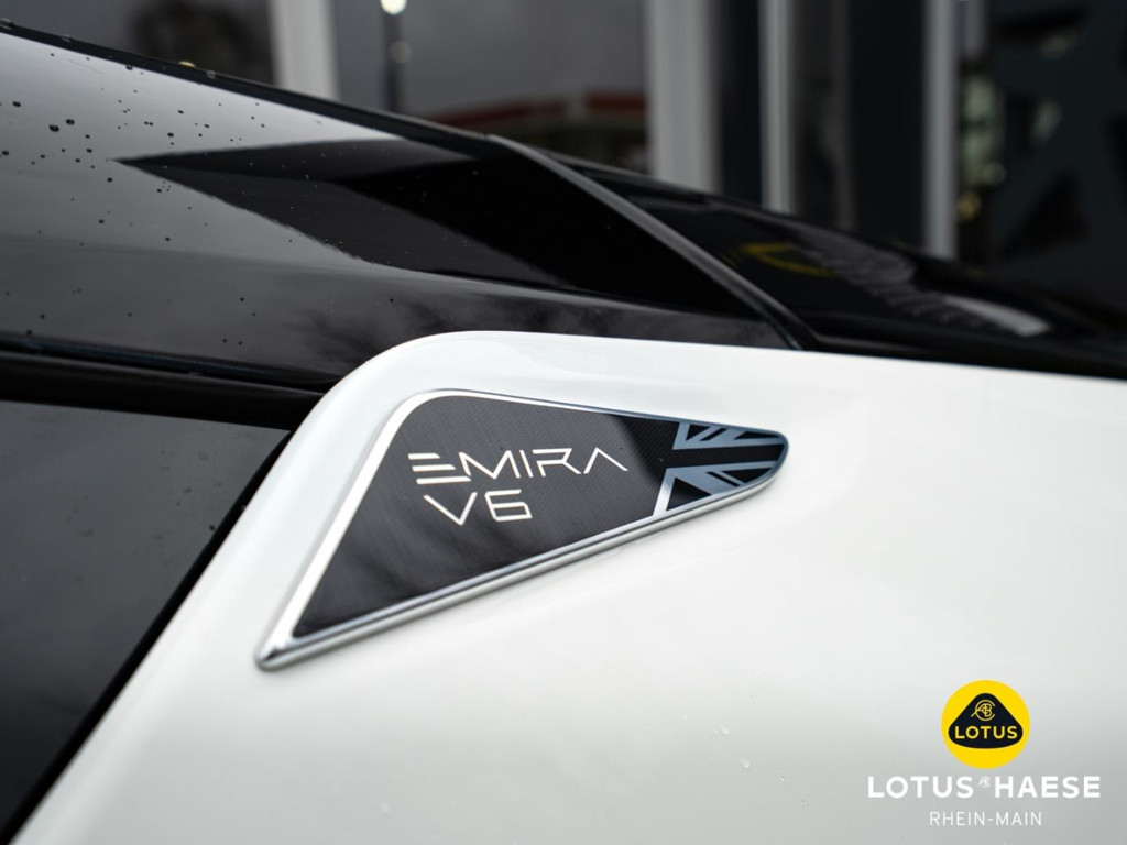 Lotus Emira