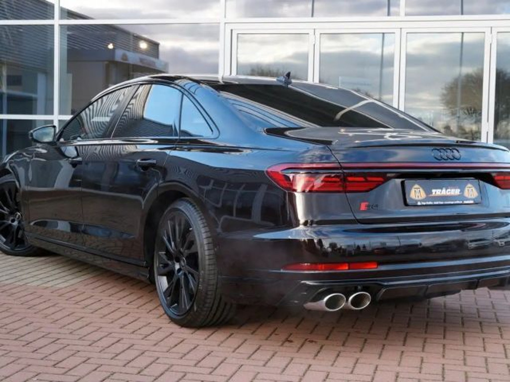 Audi S8