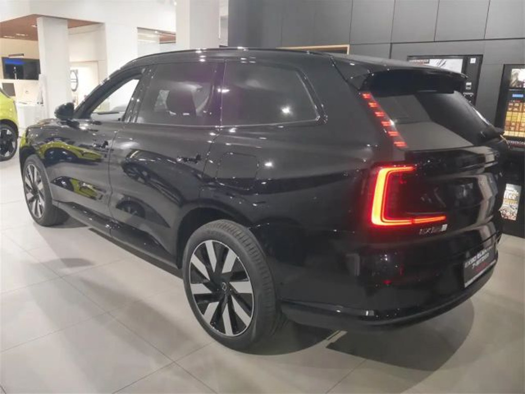 Volvo EX90