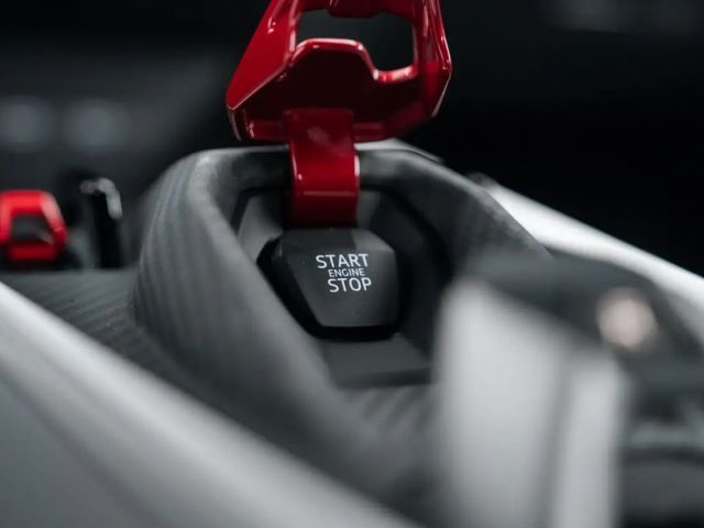 Lamborghini Revuelto