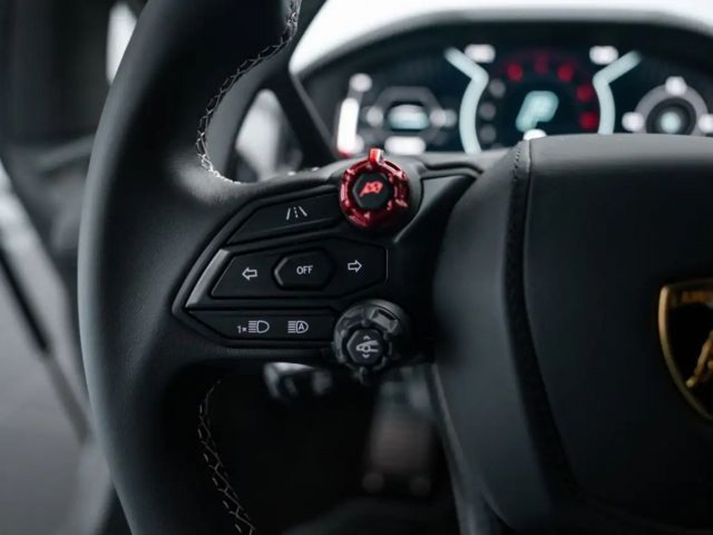 Lamborghini Revuelto