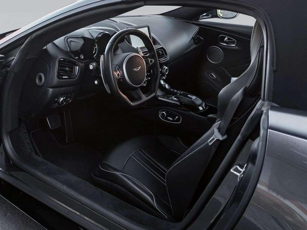 Aston Martin Vantage