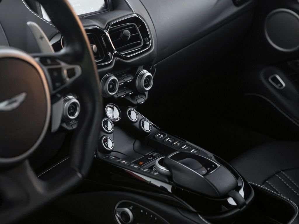 Aston Martin Vantage