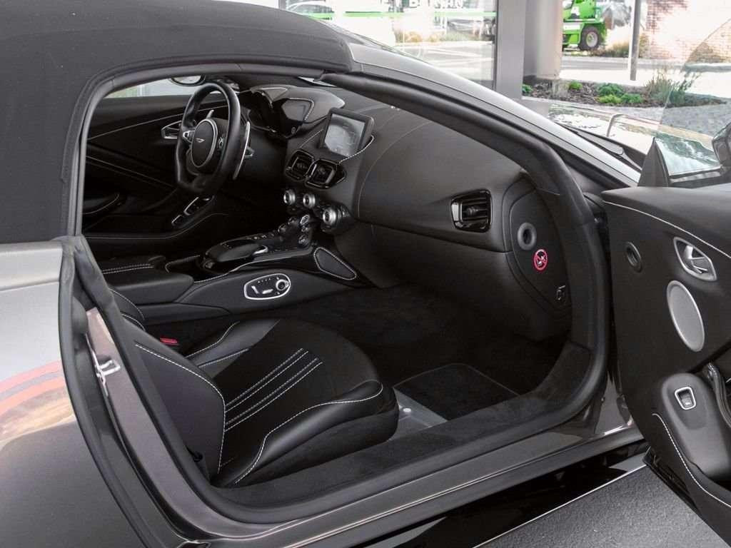 Aston Martin Vantage