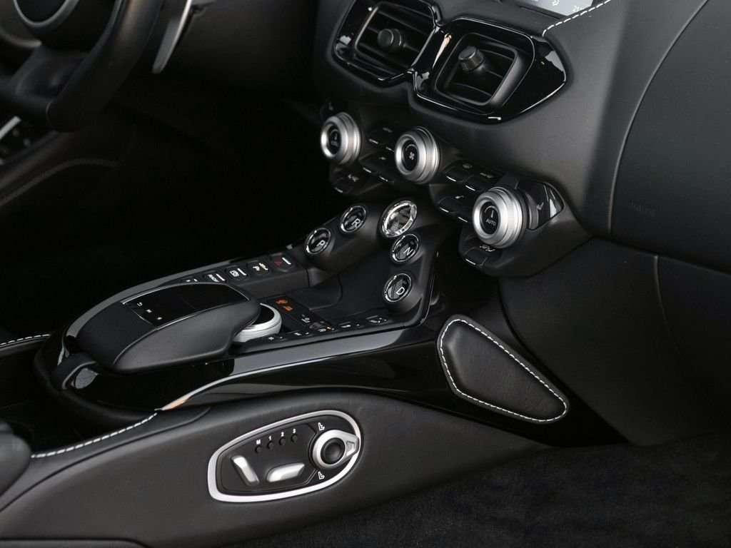 Aston Martin Vantage