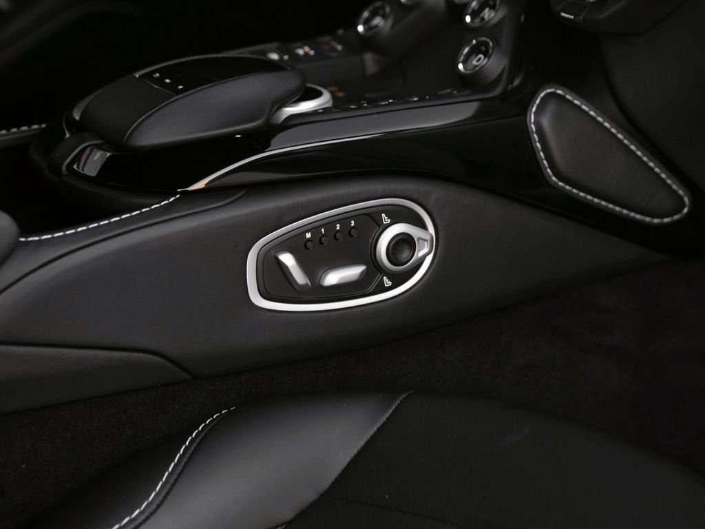 Aston Martin Vantage