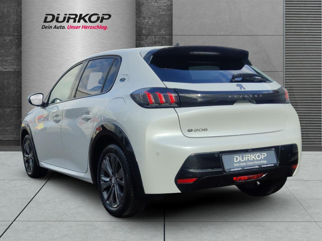 Peugeot e-208