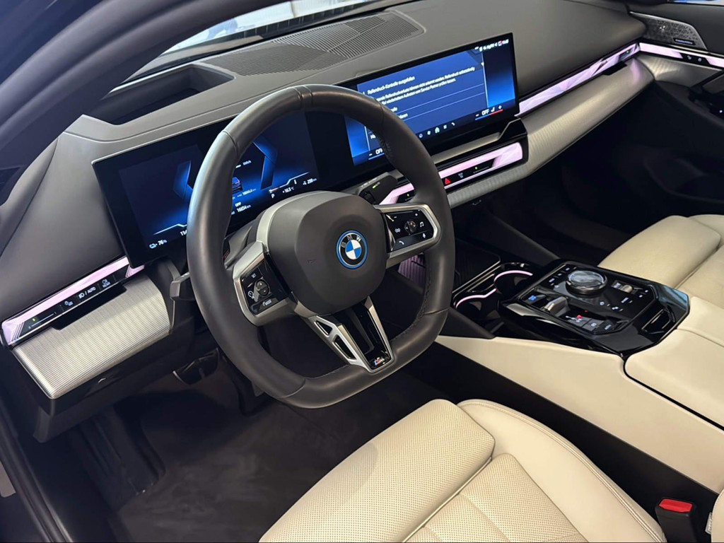 BMW i5