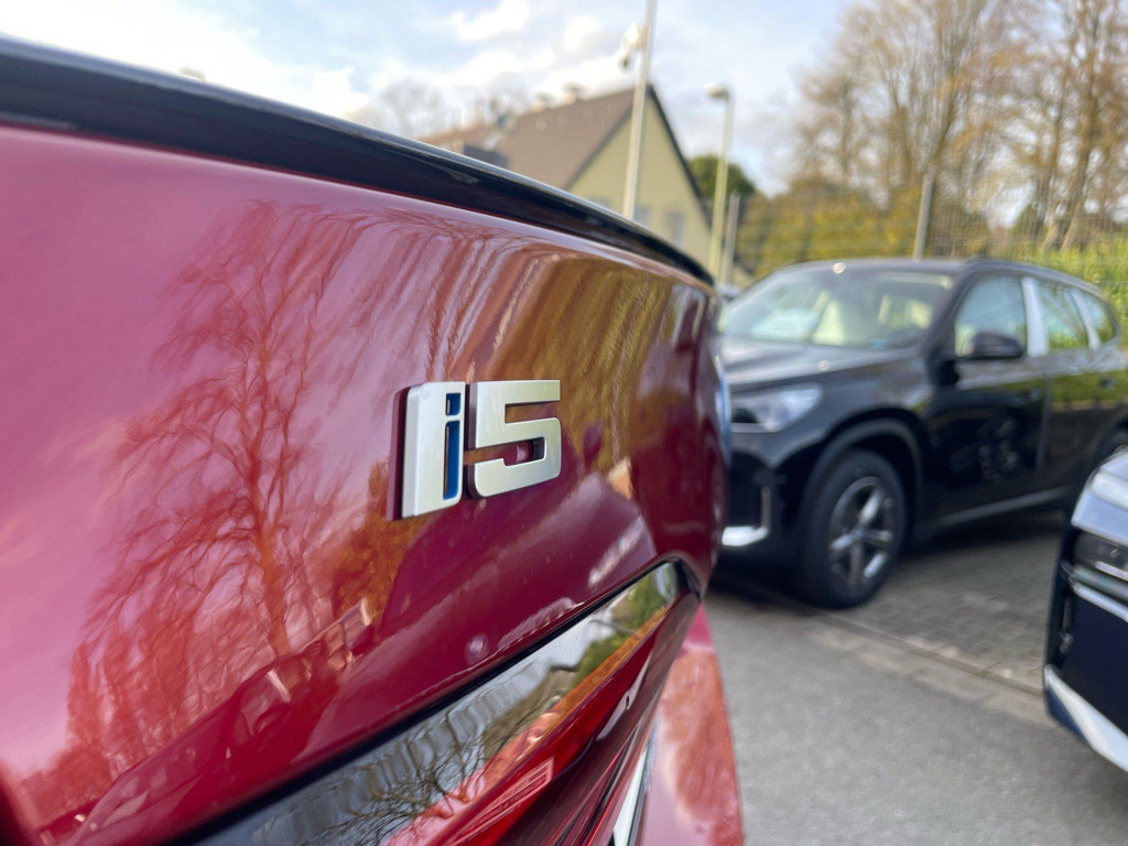 BMW i5