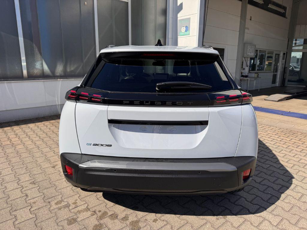Peugeot e-2008