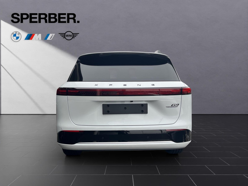 Xpeng G9