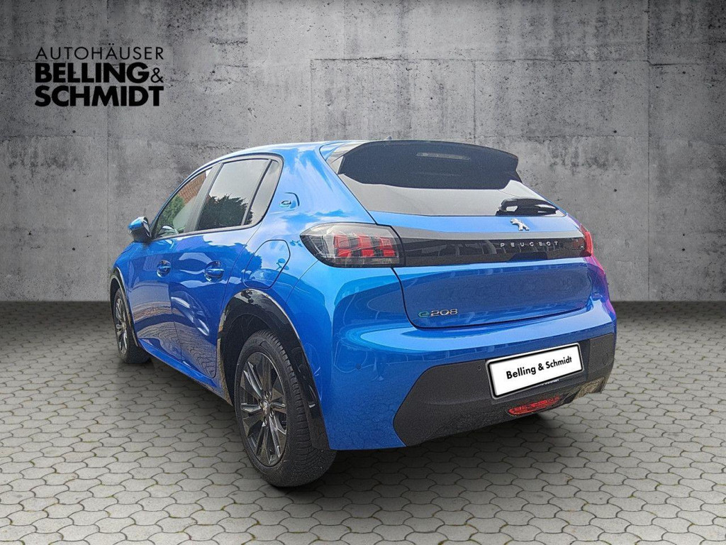 Peugeot e-208