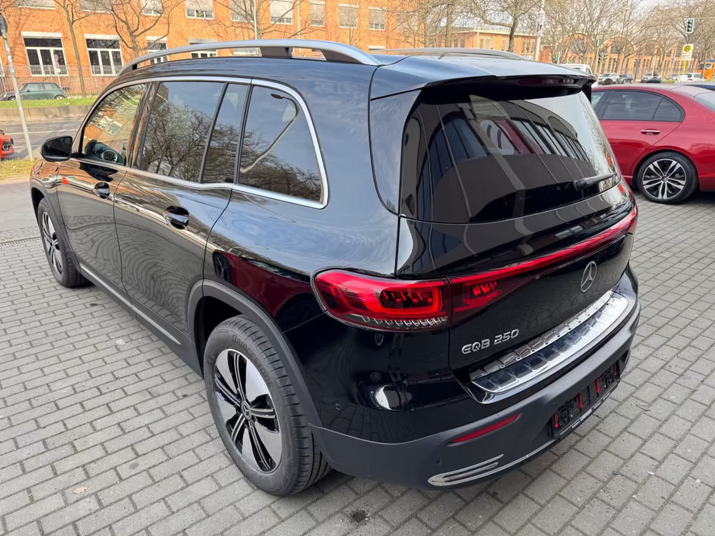 Mercedes-Benz EQB