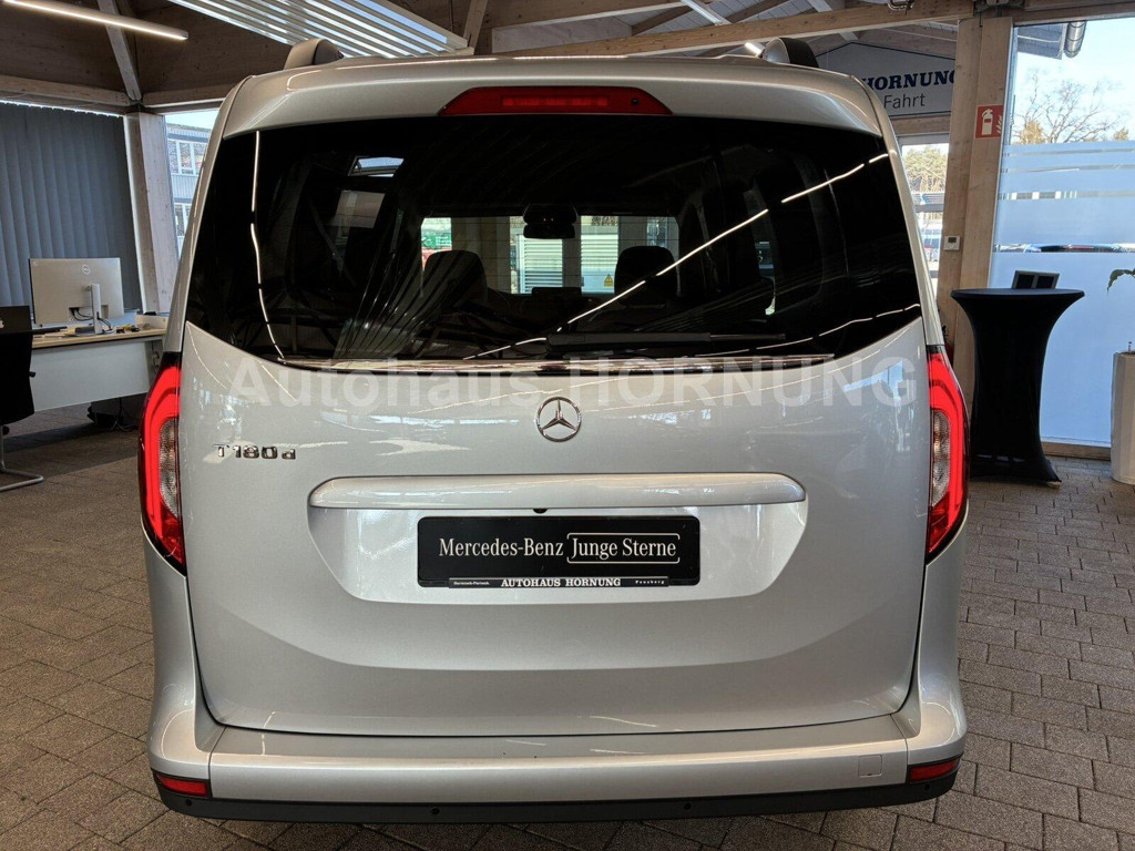 Mercedes-Benz T 180