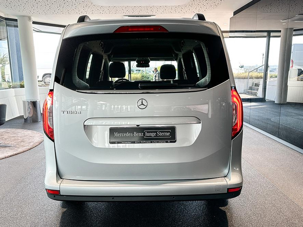 Mercedes-Benz T 180