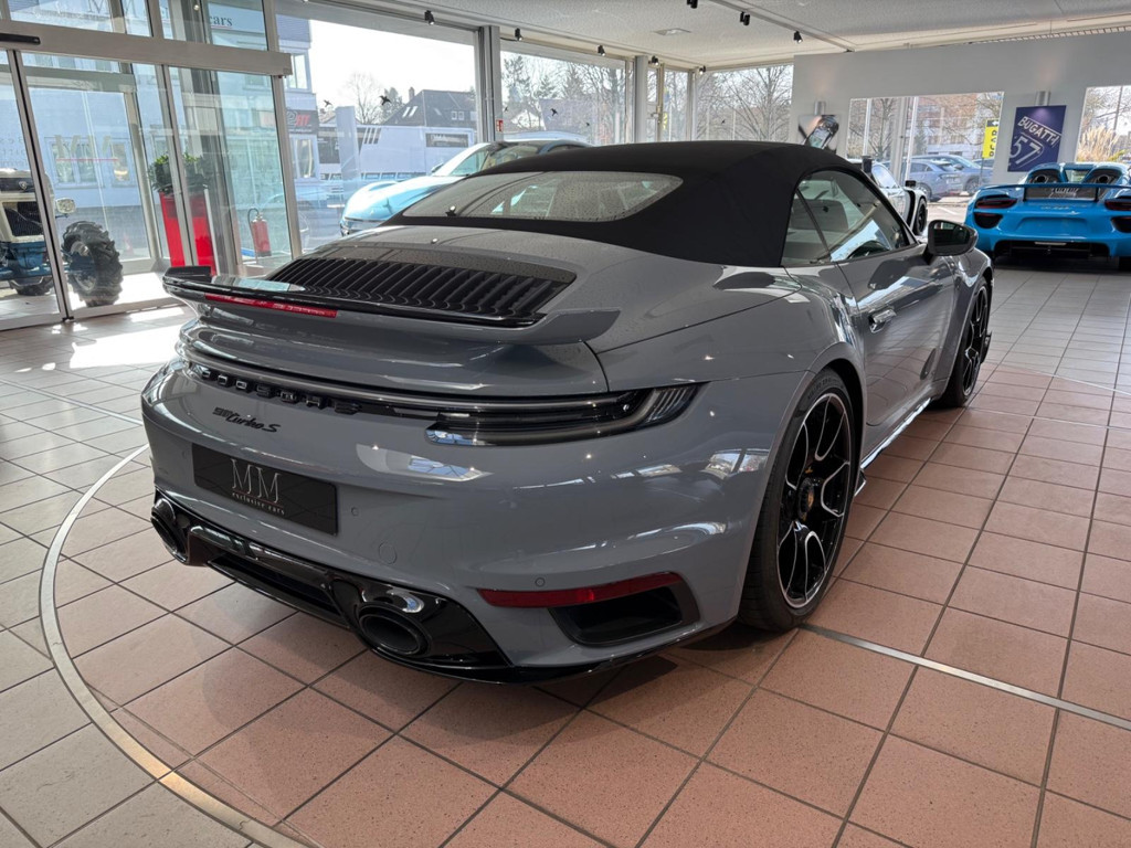 Porsche 992