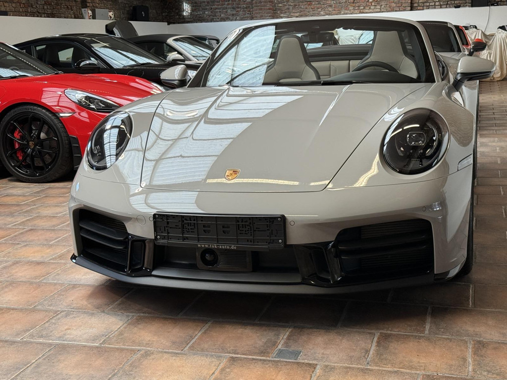 Porsche 992