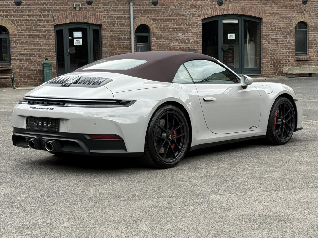 Porsche 992